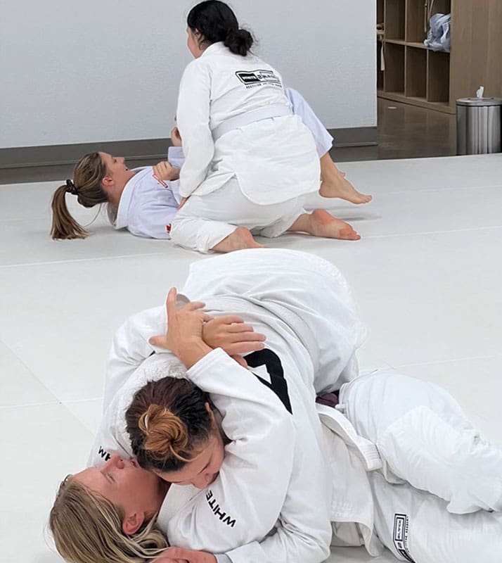 Women's Only & Self Defense Classes Near Me in Mesa | White 2 Black BJJ Acad.